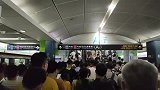 如果不想奋斗了，请来上海地铁站看看