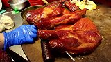 美食：香港烧腊店，叉烧拼红肠，一大盒大快朵颐