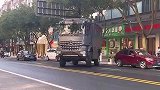 这是什么车，也太大了吧
