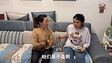 儿媳大肚子扫厕所养家，做饭时却被婆婆嫌脏用开水烫手，儿子解气