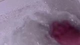 衣服发黄不要怕，加入沐浴露洗一洗就好了哦，真是太实用了