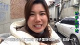 农村结婚布置新房，卧室床上放两样东西，新娘看见脸红
