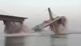 印度一在建大桥再次垮塌，上一次垮塌是去年同月份