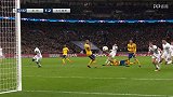 欧冠-1718赛季-射门82' 孙兴慜远距离打门擦柱而出