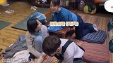 磕到了！张艺兴弹唱《晴天》，杨紫崇拜感叹：兴哥，你太厉害了！