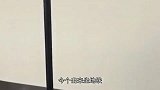 爆笑：平时没事就爱带女朋友在这里玩球，谁让我爱看球呢