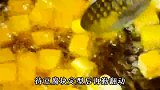 夜市上超火的浇汁豆腐，成本不到五块的豆腐，在家可以做一大盘