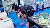 奶奶这个动作救了孙子一命