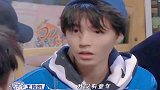 王俊凯小时候沙雕行为，粉丝才是最大的黑粉