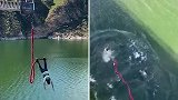 阿根廷男子40米高处蹦极，绳索突然脱落直接坠入水中