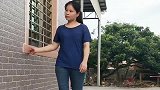 小姐姐在墙上“走路”，明知道这是假的，但就是找不出一点破绽！