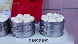 美女开包子铺，挂了一个四字招牌，小伙一连三天吃包子