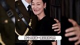 惠英红探班陈伟霆拍戏，两人同框似豪门姐弟，大方请全剧组喝奶茶