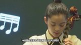 欧阳娜娜太任性，穿羽绒服搭破洞牛仔裤，难道不怕冷吗