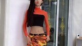 小姐姐的迷彩裤好有个性，身材苗条穿什么都好看，跳得真好