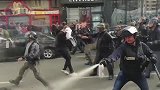 欧洲杯-16年-英俄酝酿百人混战 防爆警察催泪弹驱散球迷-新闻