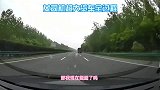 行车记录仪拍下女司机超车全过程，看完我实在忍不住了