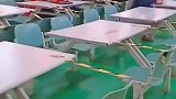 富士康饭堂吃饭，为了防止病毒传染，桌子上都贴胶带不让坐
