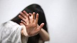 男子奸淫两未成年亲生女儿被判19年 孩子母亲曾撞见但未报警