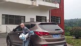 车钥匙放在车上，到底能不能锁上车门