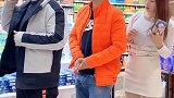 小姐姐的行为值得点赞