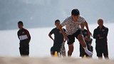 冬训枯燥无味？深足球员：沙滩训练新鲜有效果