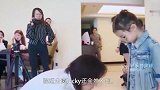 Lucky凶戚薇：谁允许你丢下我的！戚薇：谁让你不给我抱的！