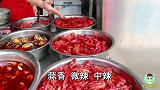 街边热卖的小龙虾，一天卖光几大盆，有多好吃呢？