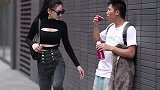 小哥哥好像很高兴的样子
