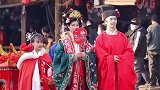 近日，绍兴。安昌古镇腊月风情节，上演宋朝水上婚礼