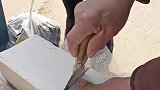大爷在大集上卖手工肥皂
