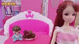 芭比剧场：小宝宝吃完葡萄乱扔果皮，妈妈很生气