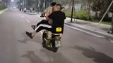 上一秒还是脚艺人，下一秒就...