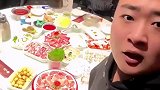 已婚男人们出去聚餐，纷纷给媳妇发视频报备！