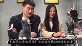 大衣哥儿子被低估？当众强吻媳妇撩妹似老手，媳妇面红耳赤像初恋