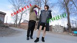 傻小子打劫美女，结果被美女的激将法耍的团团转，太搞笑了