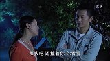 小伙给女友打电话被前妻撞见，提醒他多关心自己的孩子