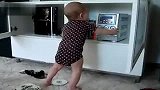 [搞笑]婴儿听舞曲热舞