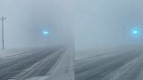 美国明州遭遇强降雪 “迷雾”中蓝色火花沿着电线乱窜看呆路人