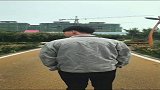 开车遇到脾气爆的行人？