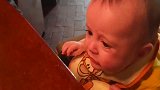 宝宝第一次吃柠檬，没想到反应这么激烈，太可爱了