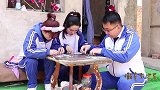 童年：儿时比赛拼图对方玩赖，我不但没计较，还把零食分享给他吃