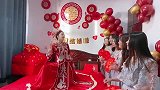 要是新郎不给红包怎么办，新娘用两个字回应了伴娘，这新娘仗义！