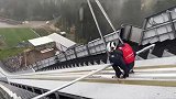 这样的高台滑雪你敢试一下吗？网友：我能在杆上坐一天