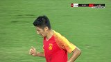 朴成外脚背送神奇一传 黄紫昌连续盘带遭对手围剿