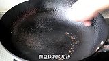 家里铁锅用久了，油垢洗不掉，教你最简单快速方法，油垢瞬间去除