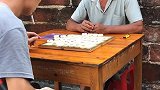 人与人之间要相互体谅，别人有别人的难处……