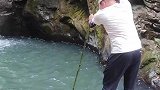 这小水坑猜猜多深
