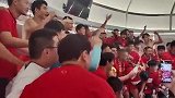 成功卫冕！海港赛后更衣室变成欢乐的海洋