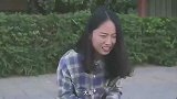 姑娘卖菜收到张假币坐在路边哭，农民工好心帮助，回家后好运来了